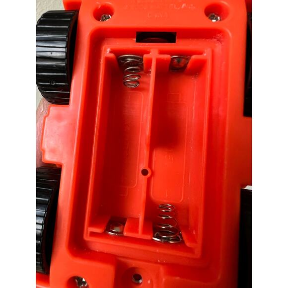 Fisher-Price Little People Tow Truck with Figure 2001 - Picture 4 of 8